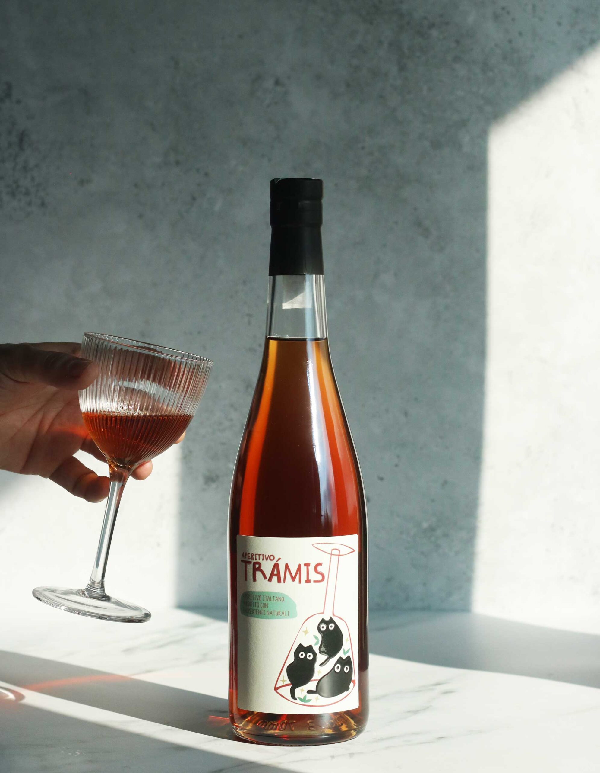 Aperitivo Tramis naturale delle Langhe con calice